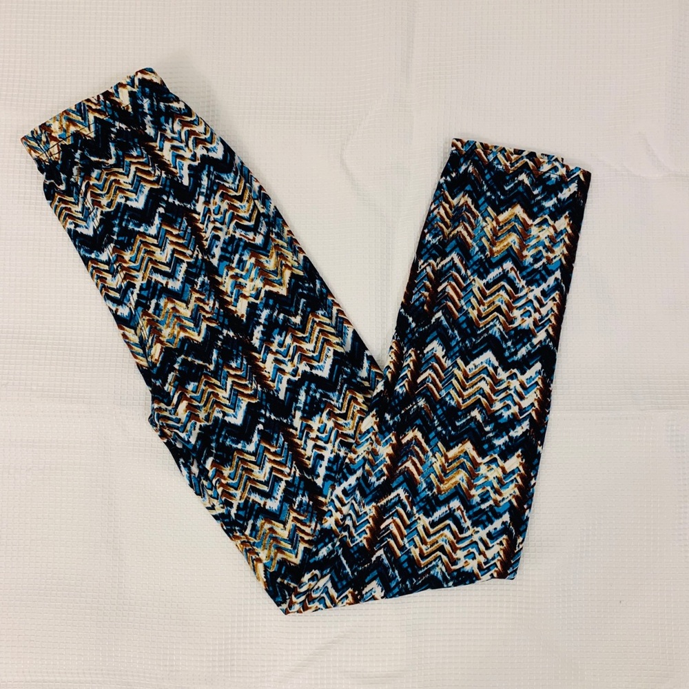 Butter soft leggings one size fits sizes 0-12.